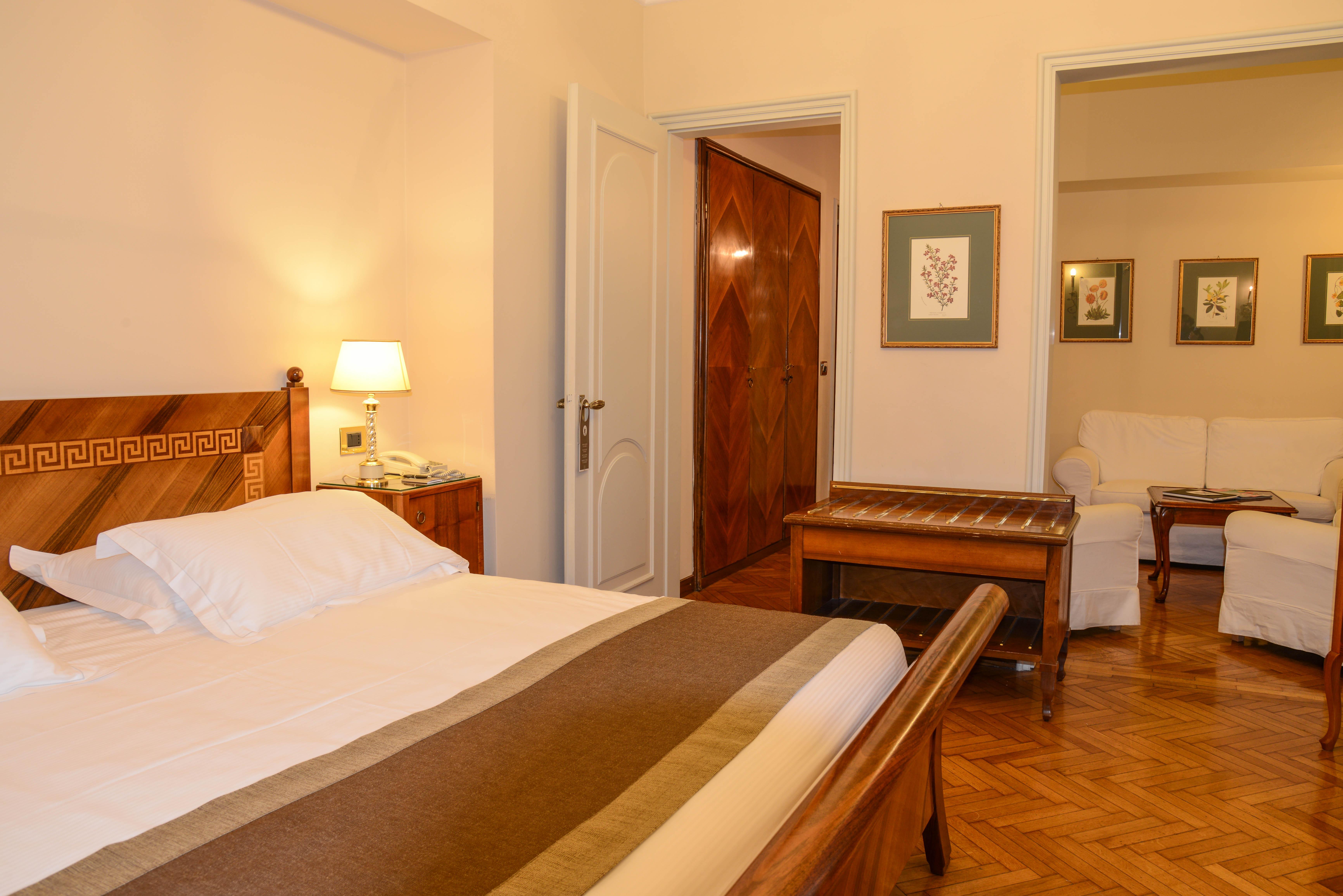 Hotel Vittoria Brescia Esterno foto A room at the hotel