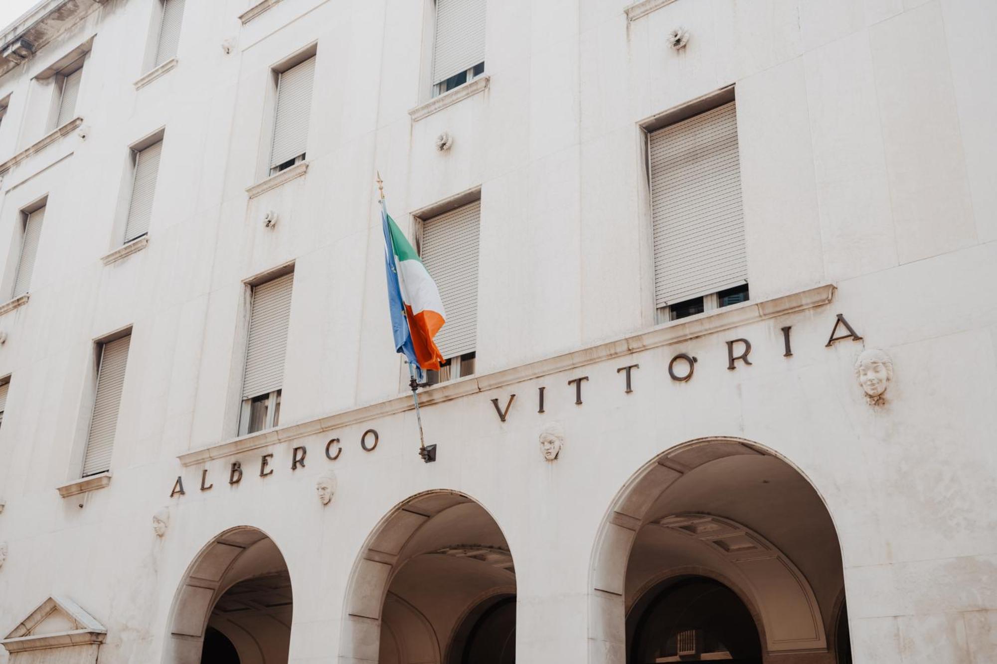 Hotel Vittoria Brescia Esterno foto