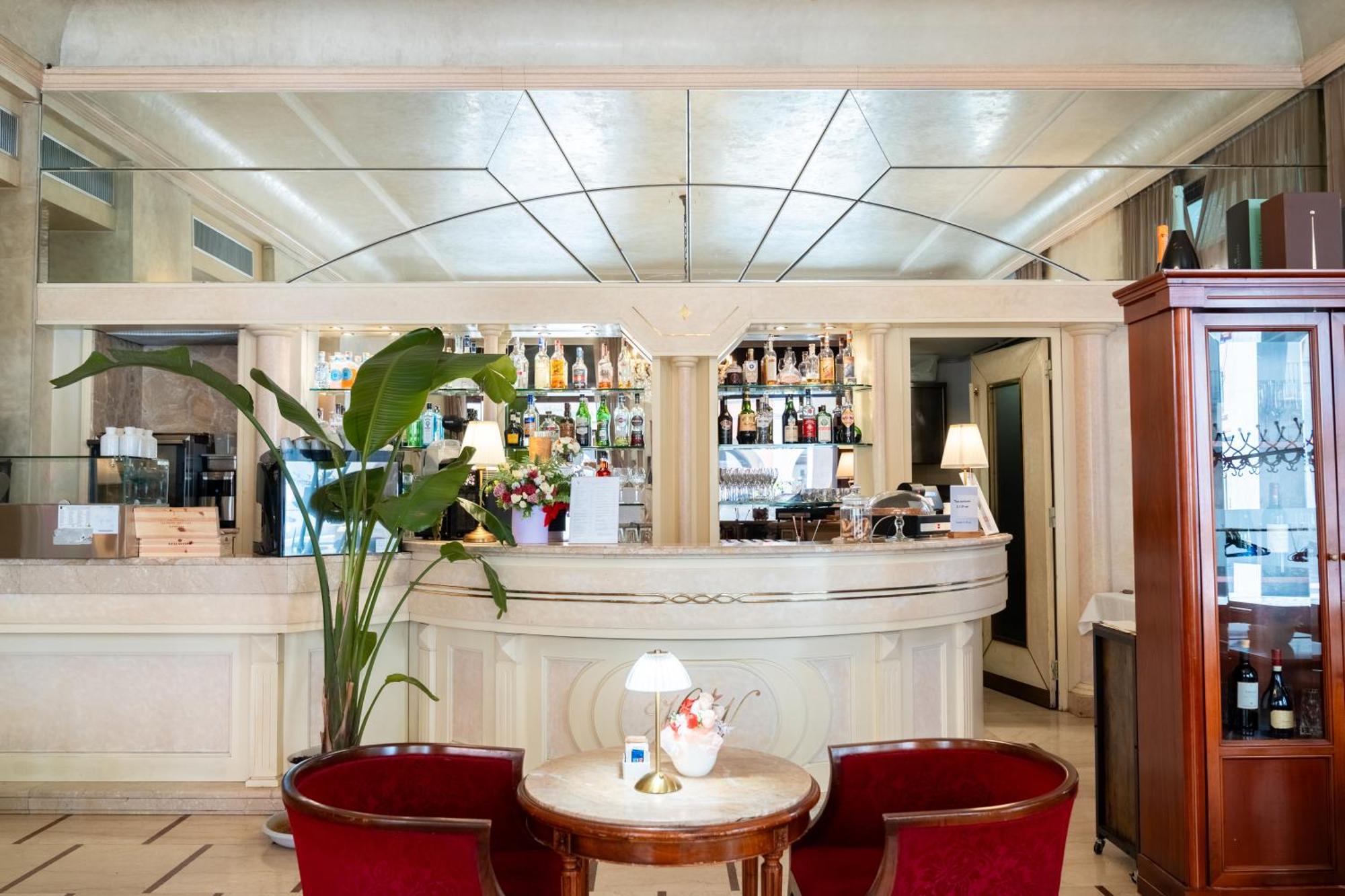 Hotel Vittoria Brescia Esterno foto